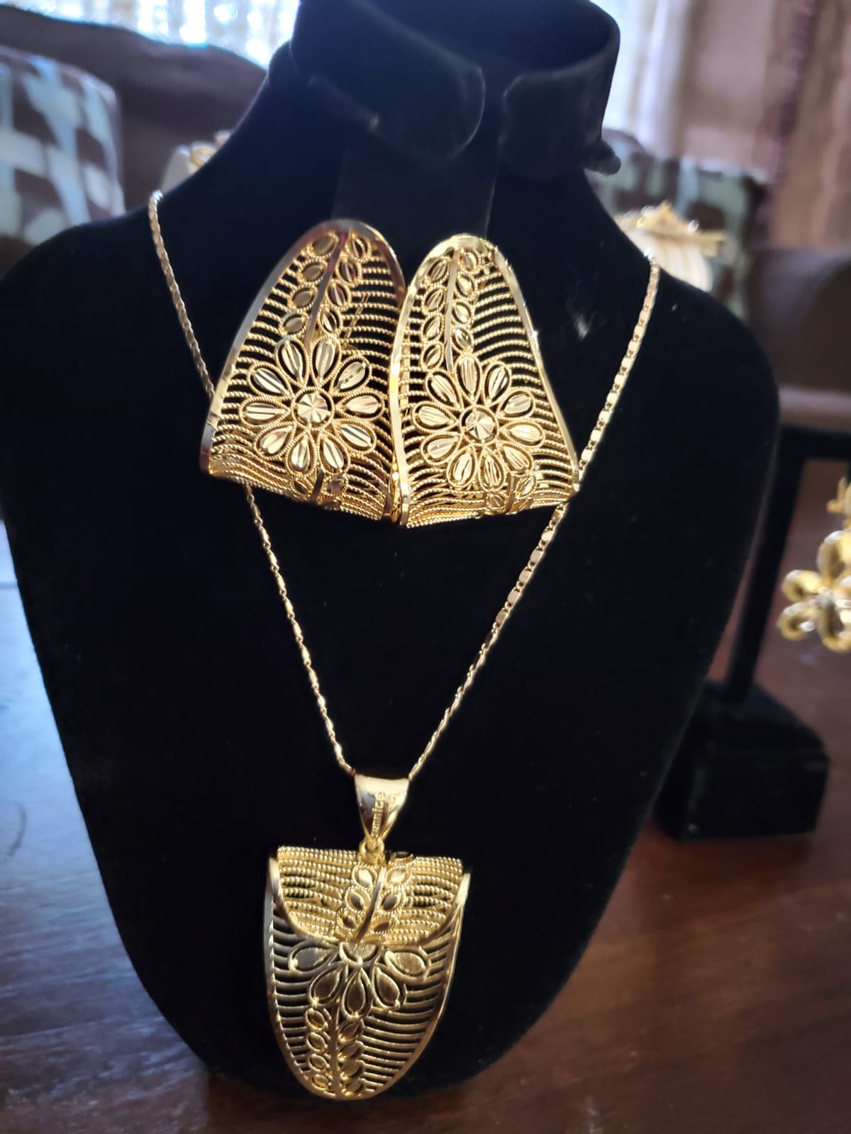 302294F7-8EB8-40E5-A715-FABB60C7A2E3