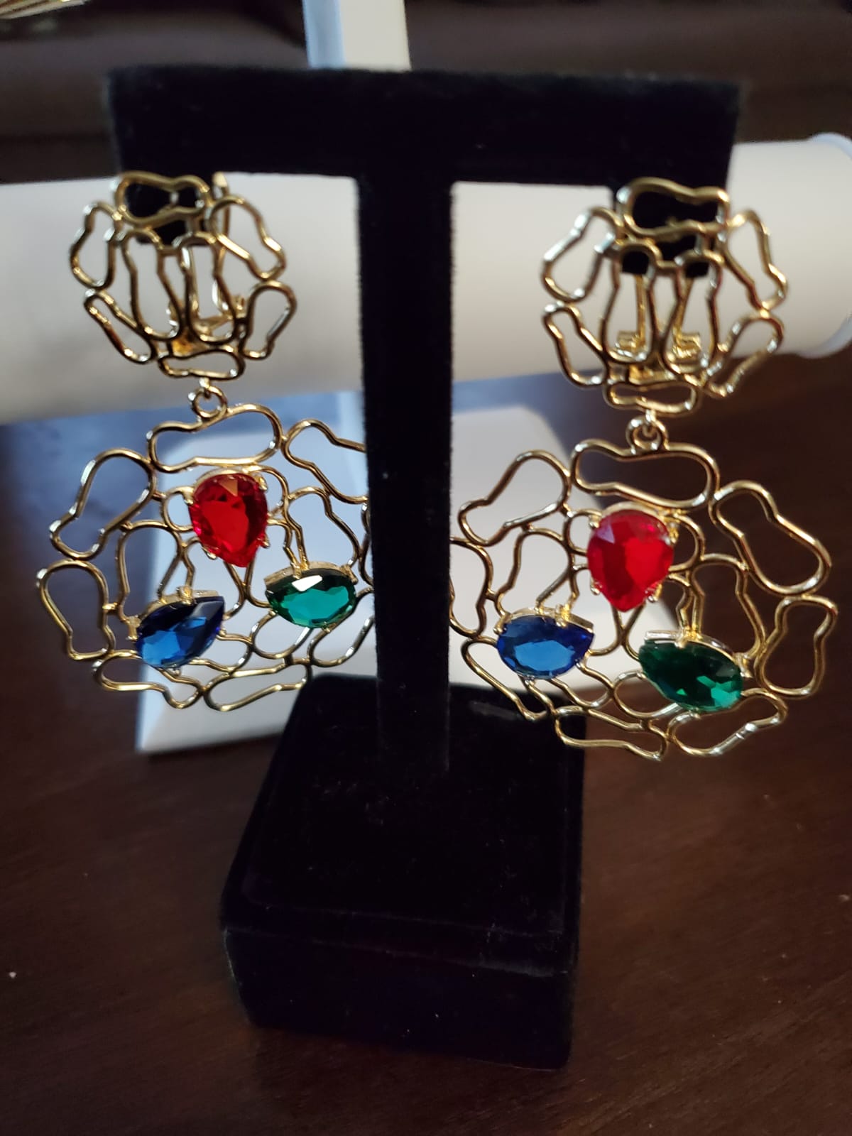 40AED6E4-F144-454F-AAF3-8C2990561E7B